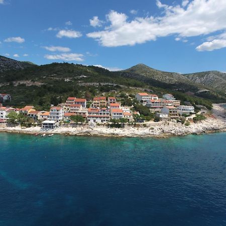 Luxury Bellavista Amazing Sea Holidays With Private Beach & Parking Milna  Exterior photo