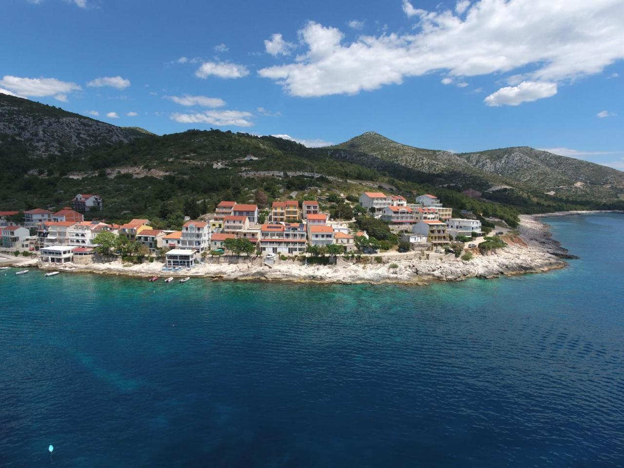 Luxury Bellavista Amazing Sea Holidays With Private Beach & Parking Milna  Exterior photo