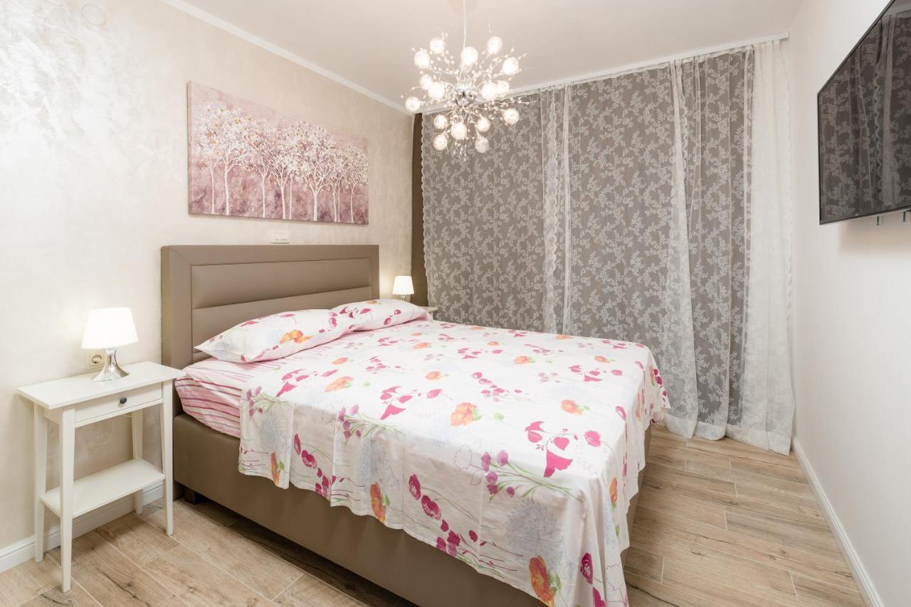 Luxury Bellavista Amazing Sea Holidays With Private Beach & Parking Milna  Exterior photo