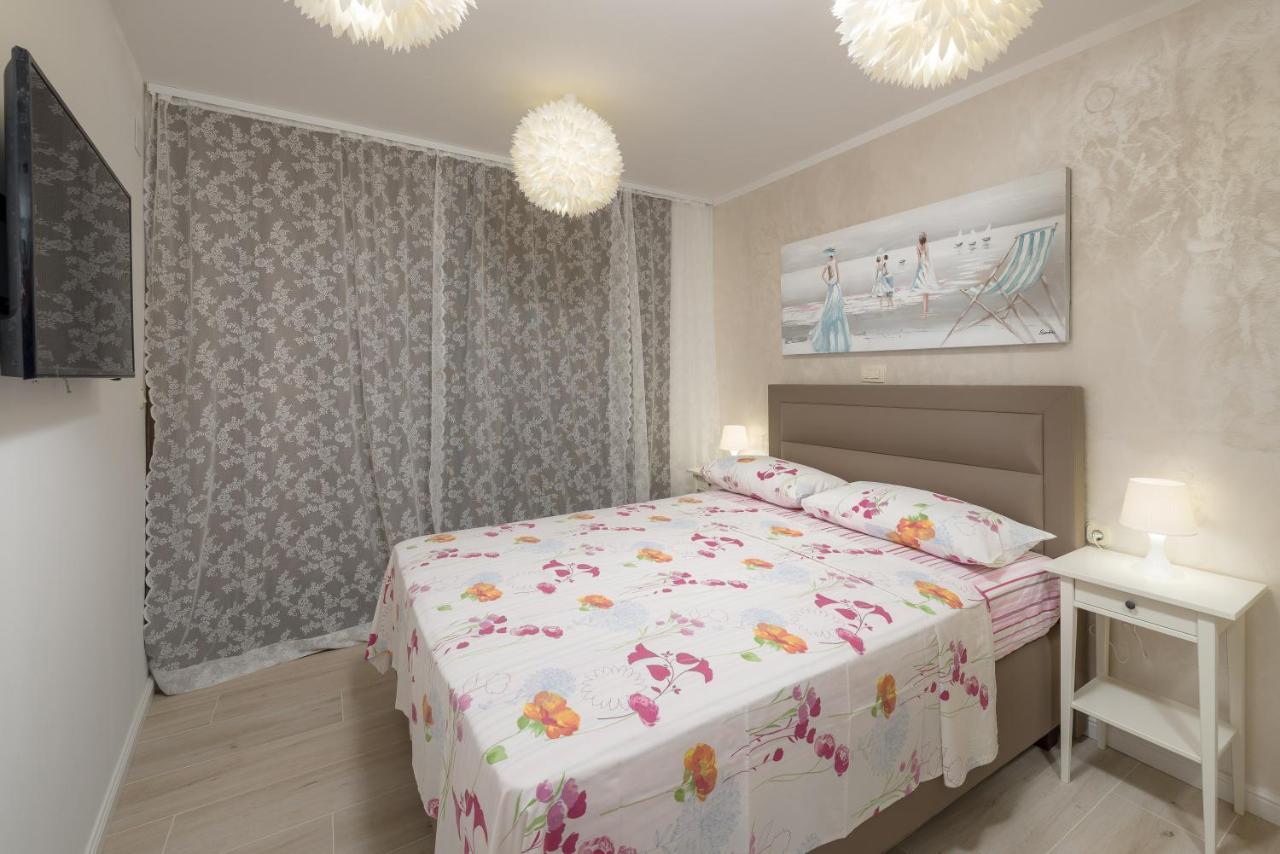Luxury Bellavista Amazing Sea Holidays With Private Beach & Parking Milna  Exterior photo