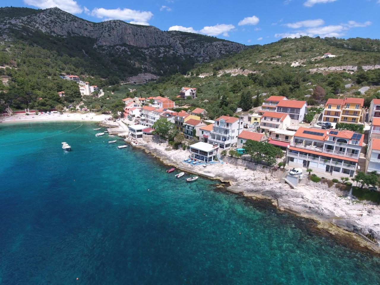 Luxury Bellavista Amazing Sea Holidays With Private Beach & Parking Milna  Exterior photo