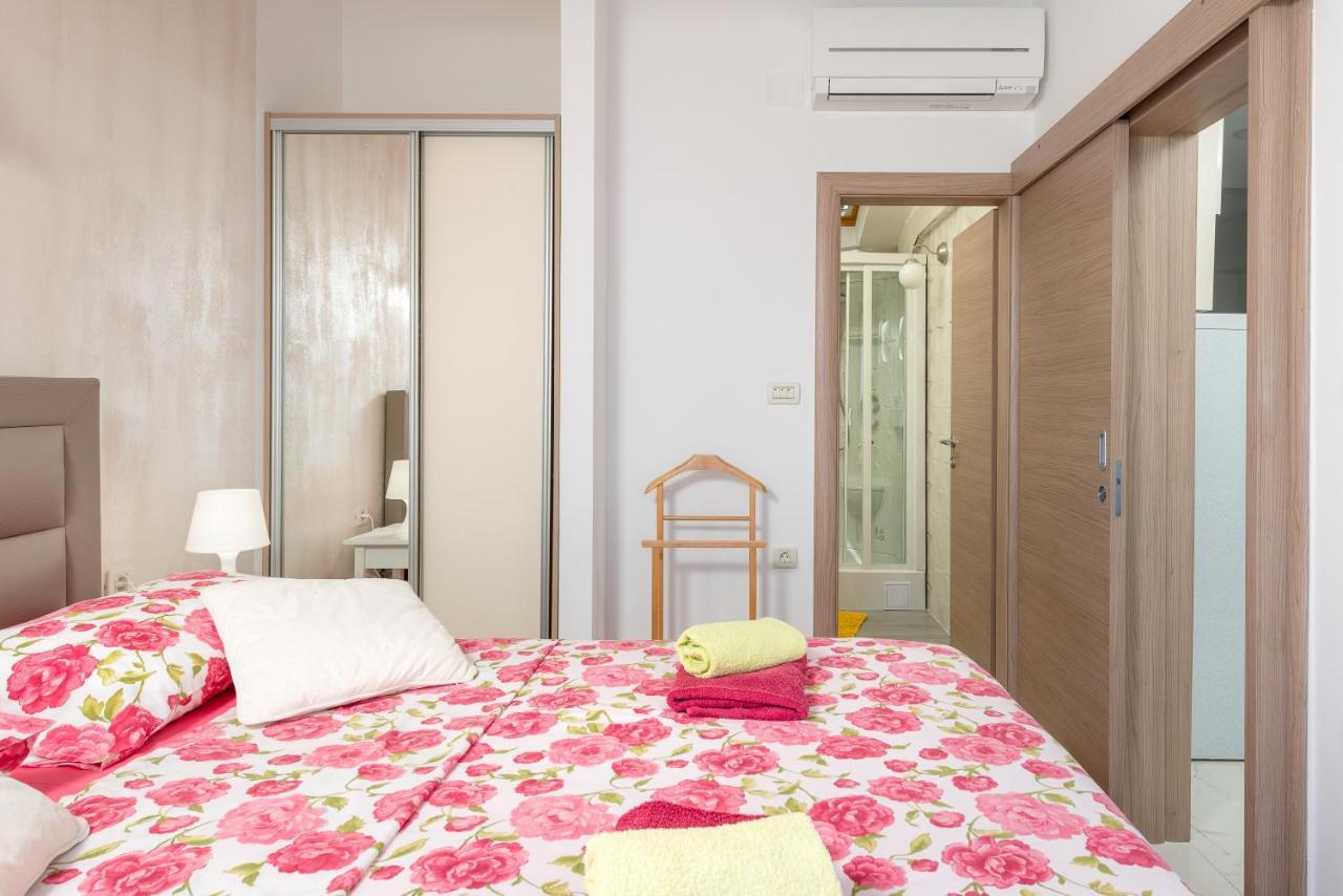 Luxury Bellavista Amazing Sea Holidays With Private Beach & Parking Milna  Exterior photo