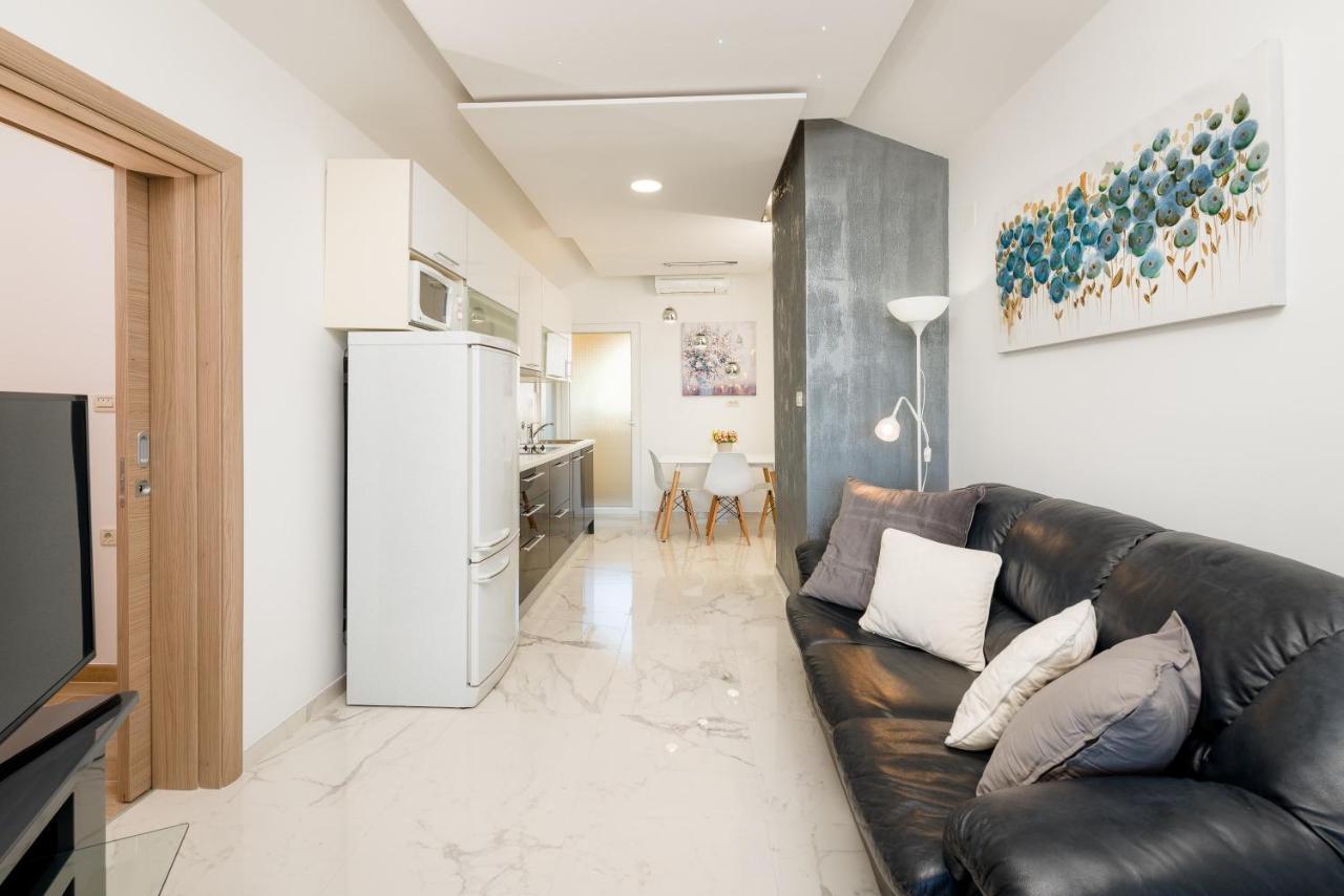 Luxury Bellavista Amazing Sea Holidays With Private Beach & Parking Milna  Exterior photo