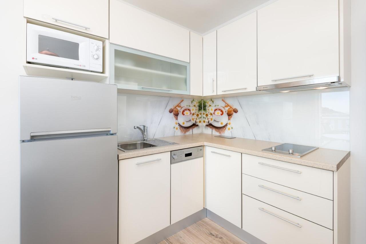 Luxury Bellavista Amazing Sea Holidays With Private Beach & Parking Milna  Exterior photo