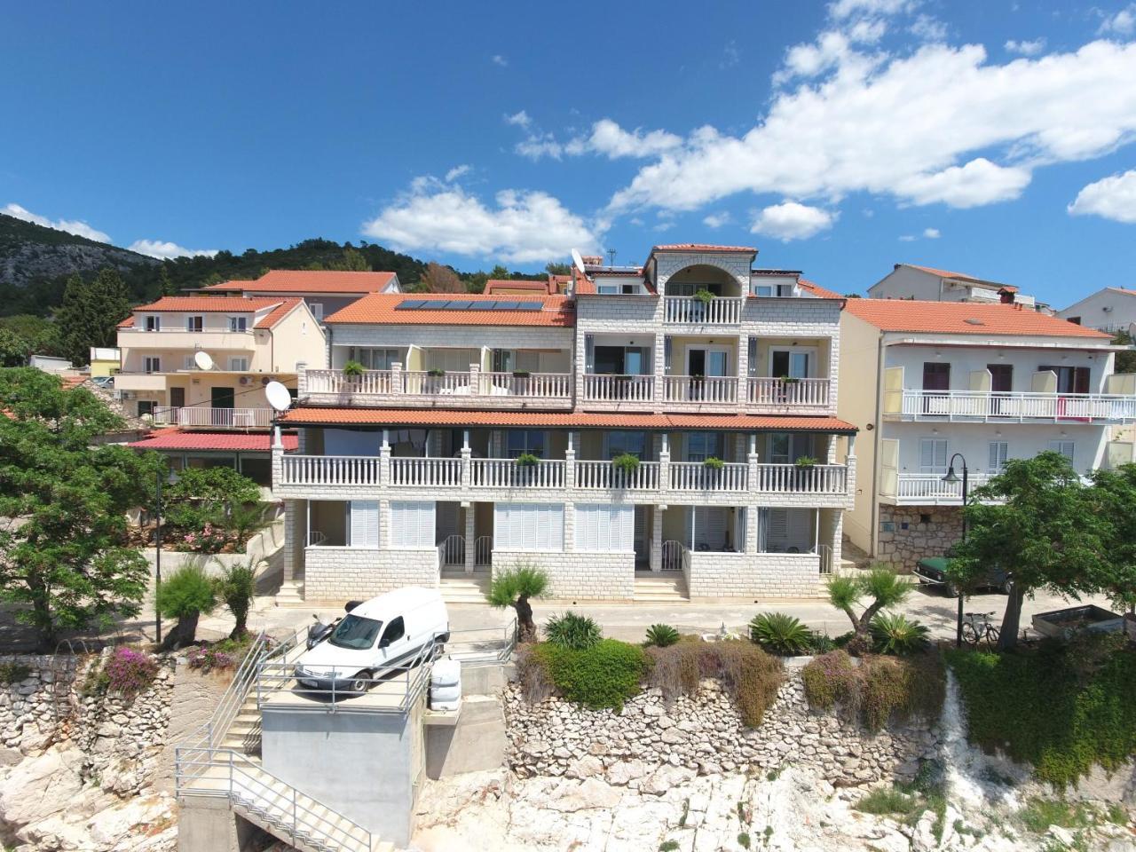 Luxury Bellavista Amazing Sea Holidays With Private Beach & Parking Milna  Exterior photo