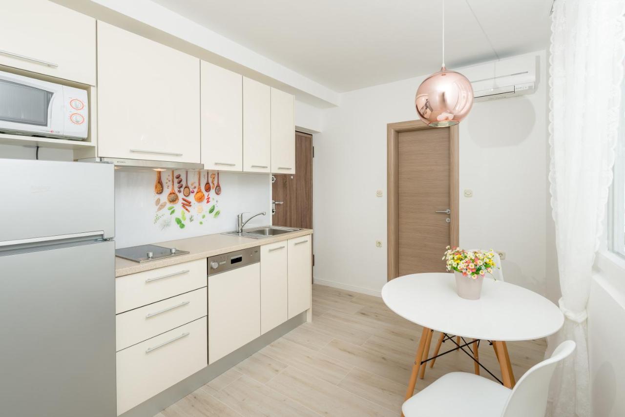 Luxury Bellavista Amazing Sea Holidays With Private Beach & Parking Milna  Exterior photo