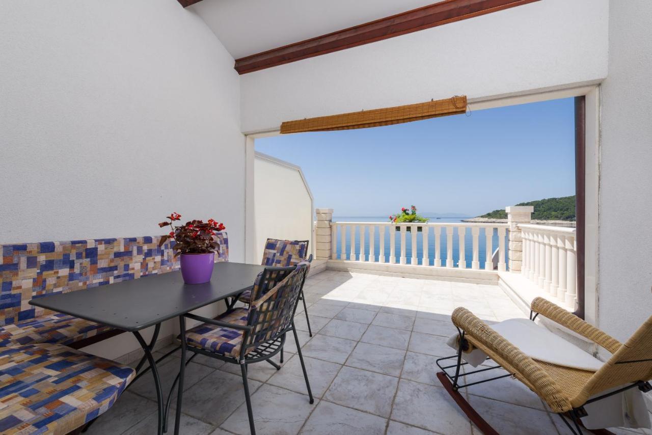 Luxury Bellavista Amazing Sea Holidays With Private Beach & Parking Milna  Exterior photo