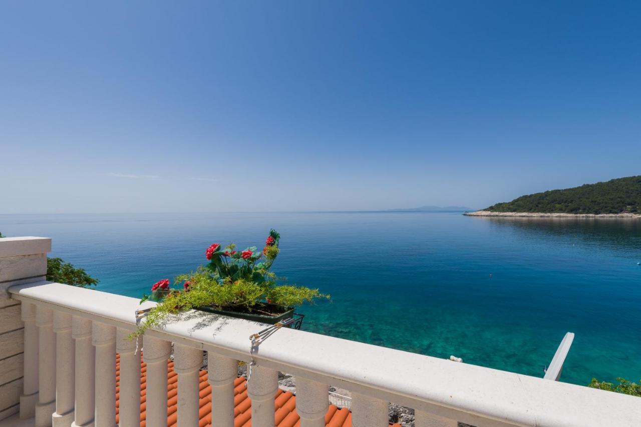Luxury Bellavista Amazing Sea Holidays With Private Beach & Parking Milna  Exterior photo