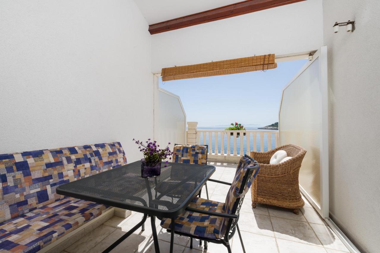 Luxury Bellavista Amazing Sea Holidays With Private Beach & Parking Milna  Exterior photo