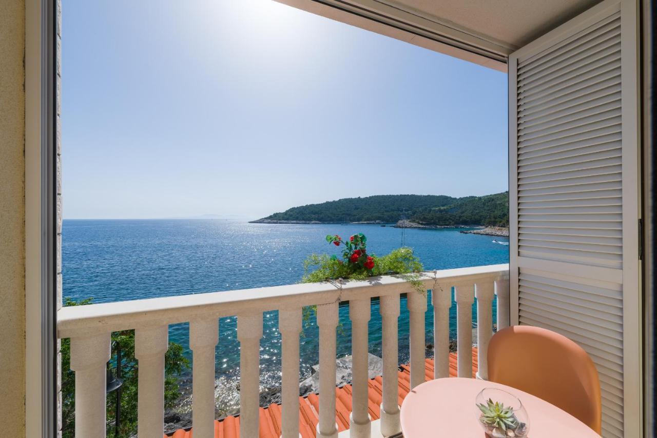 Luxury Bellavista Amazing Sea Holidays With Private Beach & Parking Milna  Exterior photo