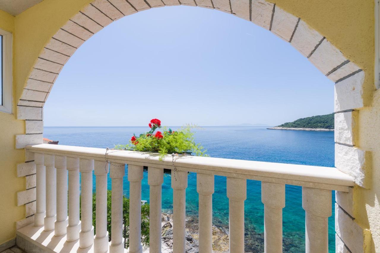 Luxury Bellavista Amazing Sea Holidays With Private Beach & Parking Milna  Exterior photo