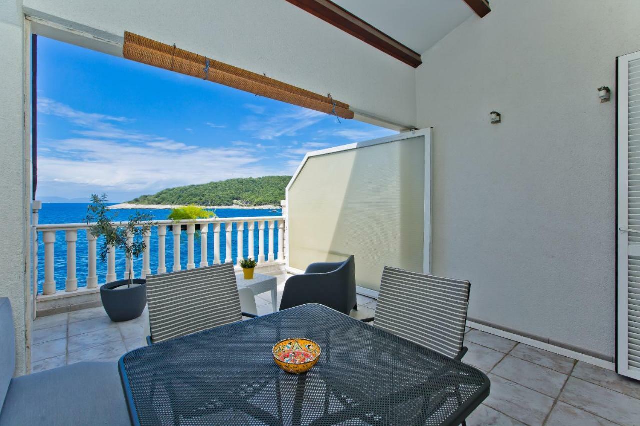 Luxury Bellavista Amazing Sea Holidays With Private Beach & Parking Milna  Exterior photo