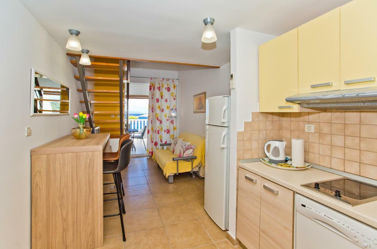 Luxury Bellavista Amazing Sea Holidays With Private Beach & Parking Milna  Exterior photo